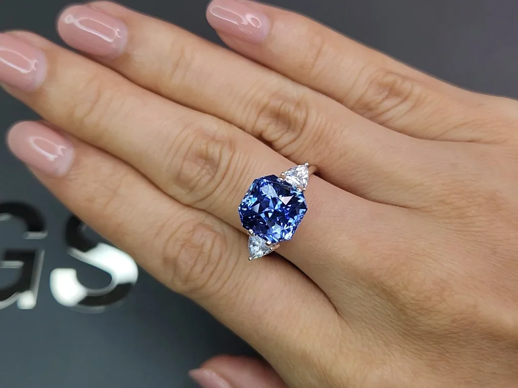 Unheated intense Cornflower blue sapphire in radiant cut 7.46 carat, Sri Lanka  Image №5