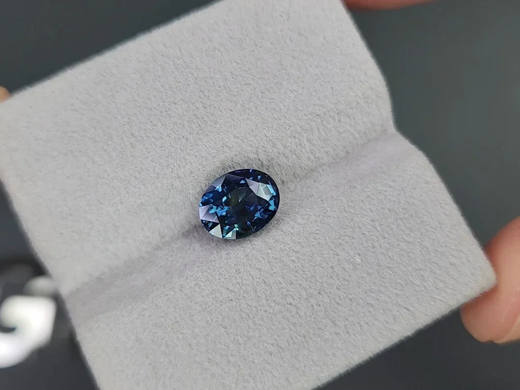 Unheated Teal sapphire in oval 2.62 carats, Madagascar Image №4