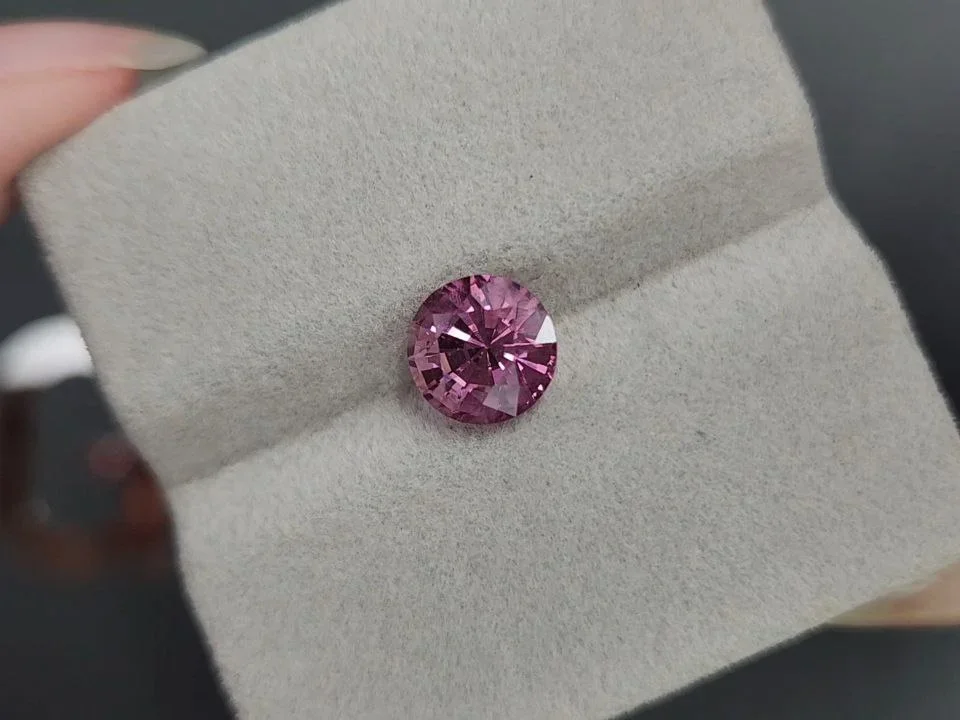 Round cut purple spinel 2.94 carats, Tanzania Image №4