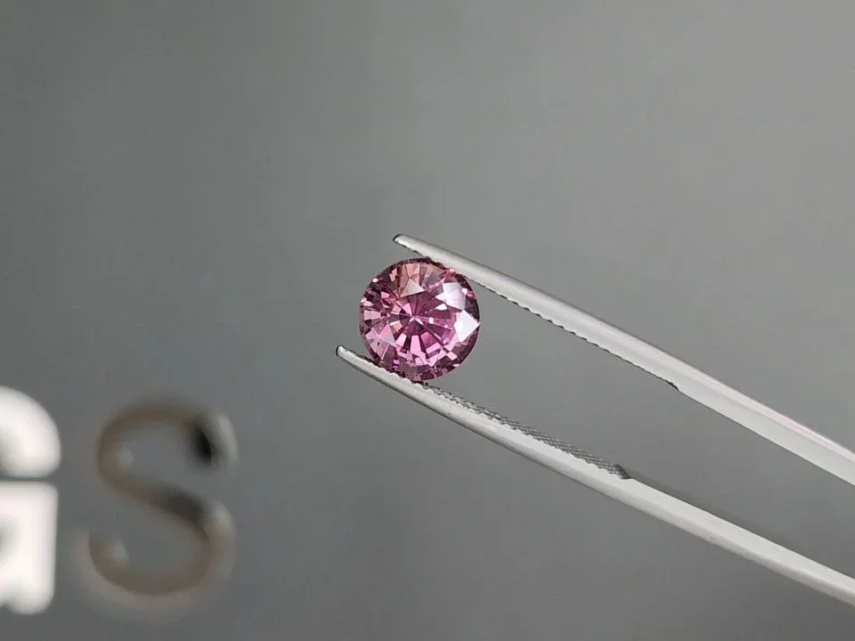Round cut purple spinel 2.94 carats, Tanzania Image №3