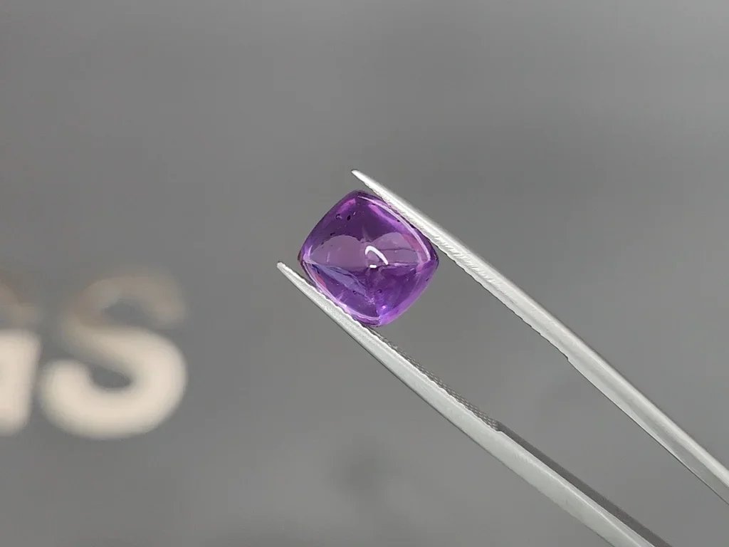 Unheated purple sapphire in sugar loaf cut 6.52 carats, Sri Lanka Image №3