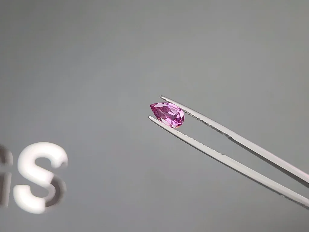 Unheated purple sapphire pear shaped 1.22 carats, Madagascar  Image №3