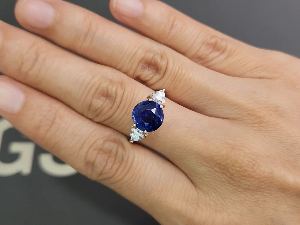 Unheated sapphire Royal Blue round cut 5.29 carats, Sri Lanka Image №5