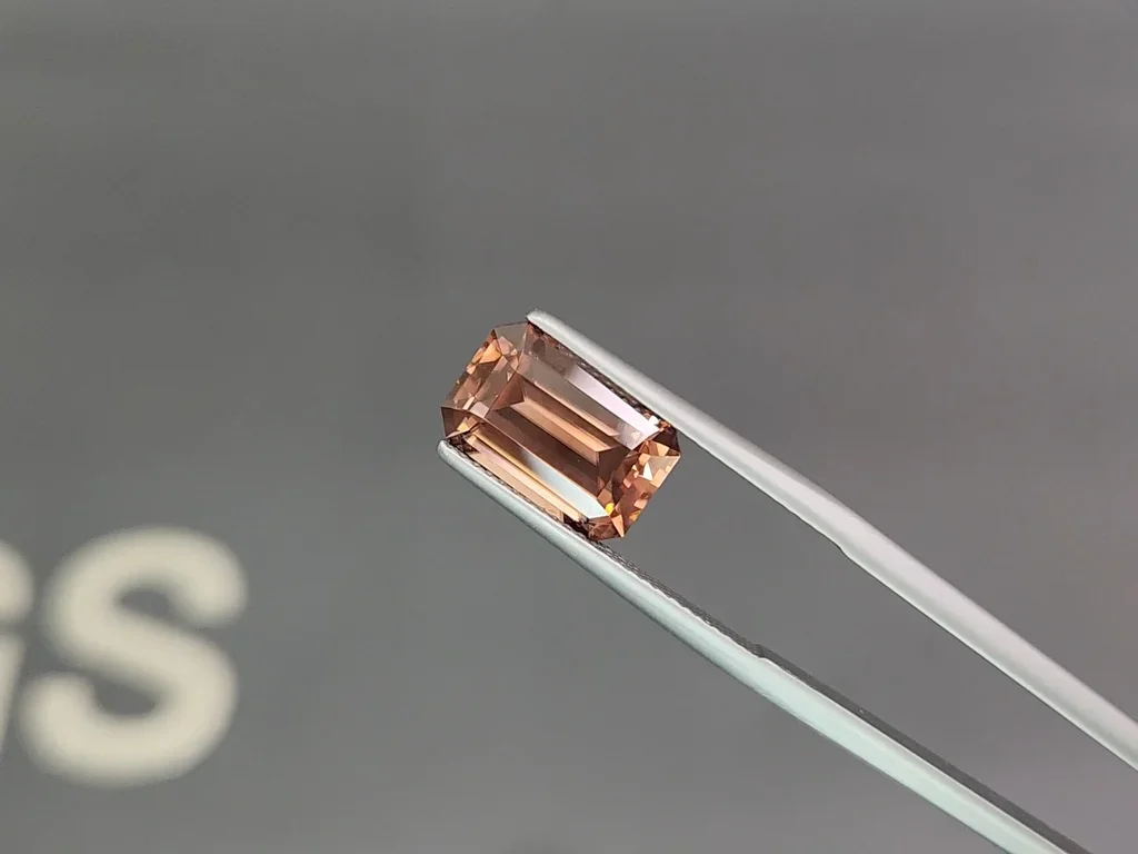 Brown zircon octagon cut 6.52 carats, Tanzania Image №3