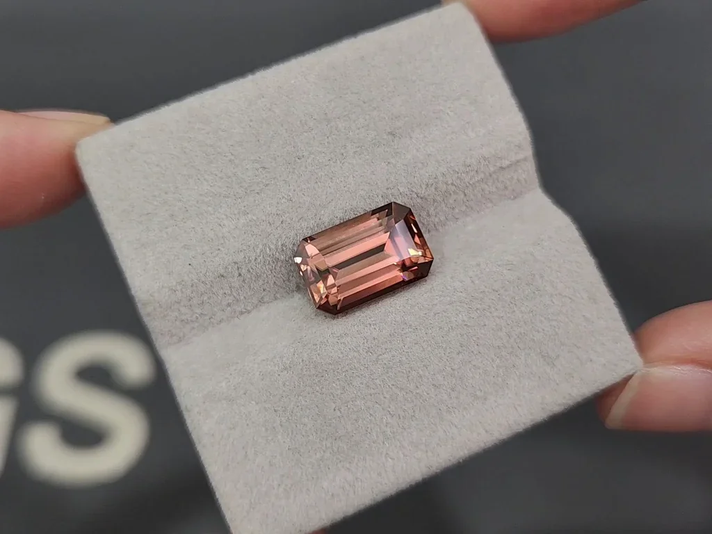 Brown zircon octagon cut 6.52 carats, Tanzania Image №4