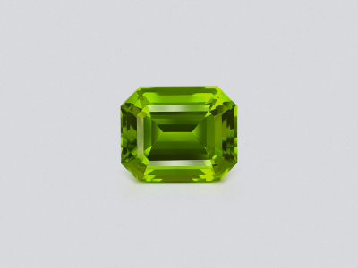 Peridot yellow green octagon cut 8.00 carats, Pakistan  photo