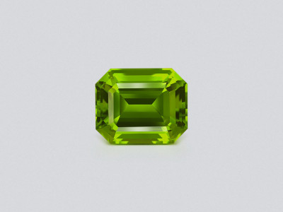 Peridot yellow green octagon cut 8.00 carats, Pakistan  photo