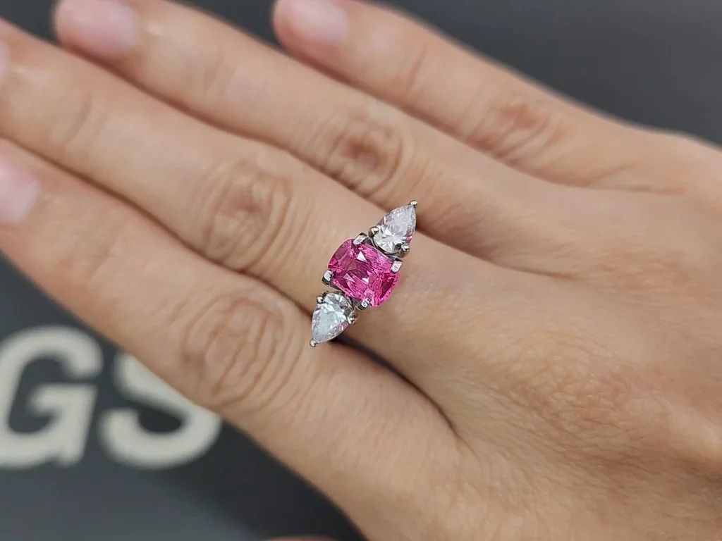 Pink spinel Mahenge cushion cut 1.10 carats, Tanzania Image №5