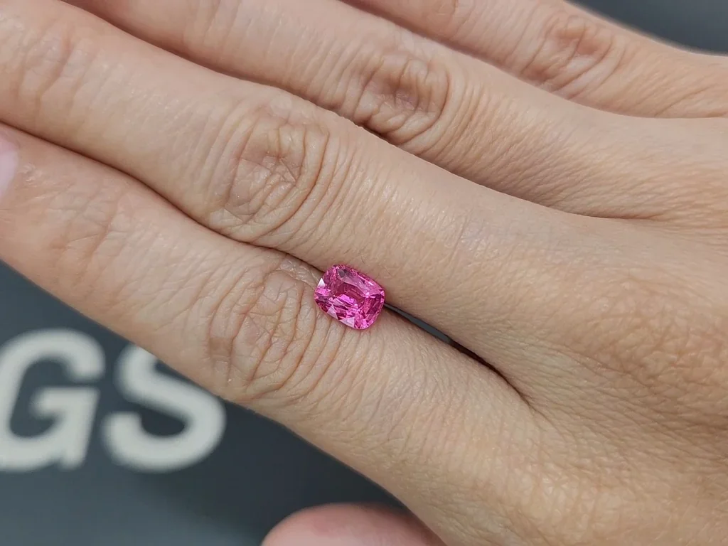 Pink spinel Mahenge cushion cut 1.10 carats, Tanzania Image №2
