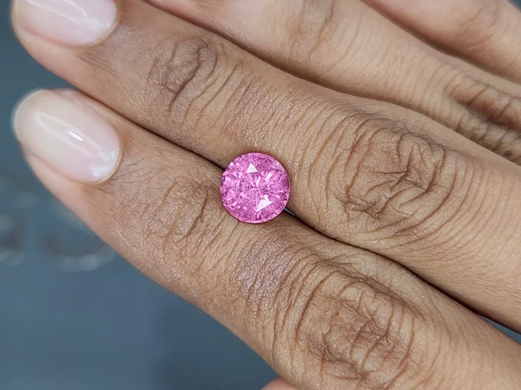 Mahenge spinel with rutile silk effect  round cut 2.58 carats, Tanzania Image №2