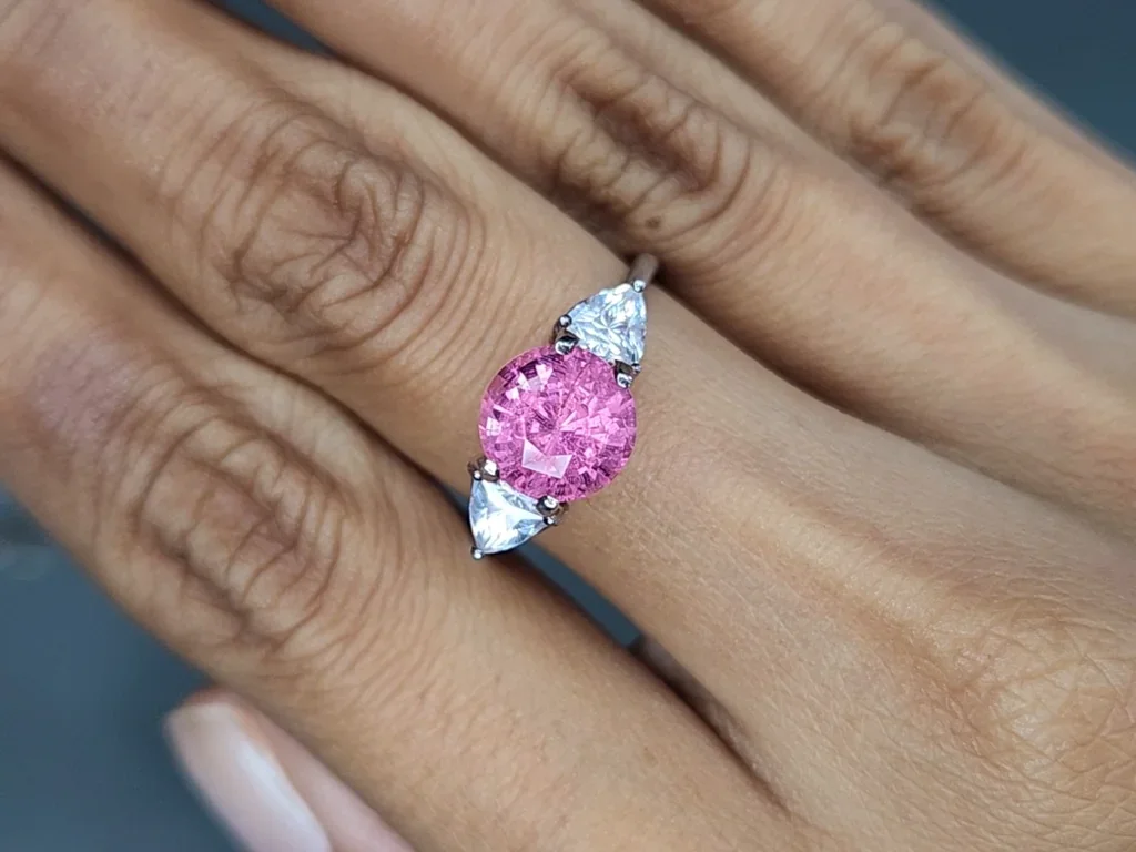 Mahenge spinel with rutile silk effect  round cut 2.58 carats, Tanzania Image №5