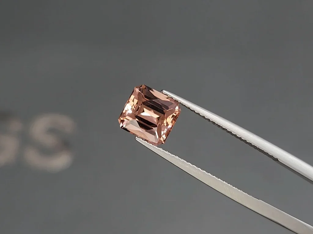 Pink tourmaline radiant cut 2.60 carats, Africa Image №3