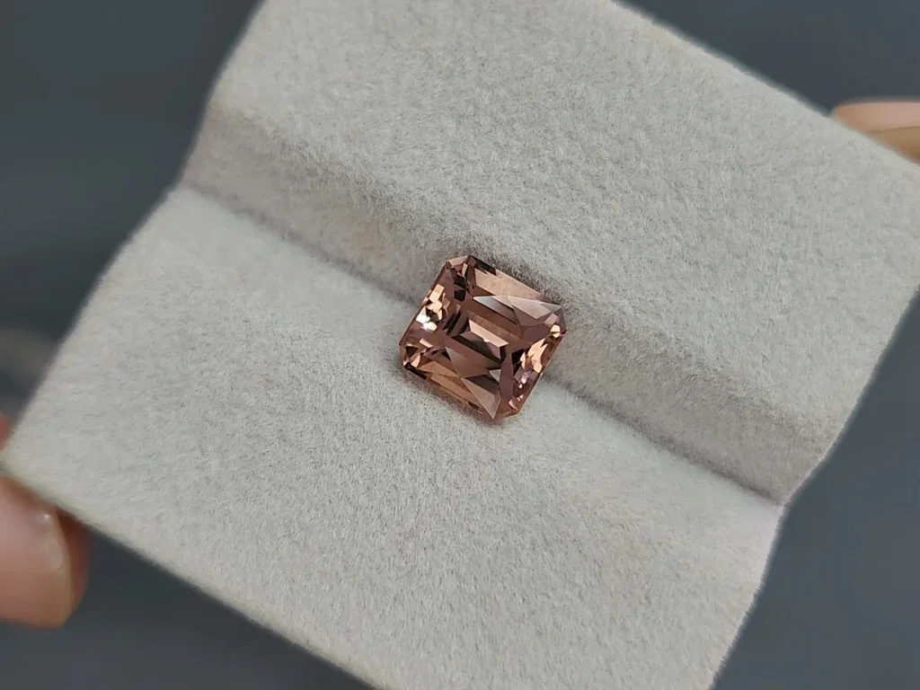 Pink tourmaline radiant cut 2.60 carats, Africa Image №4