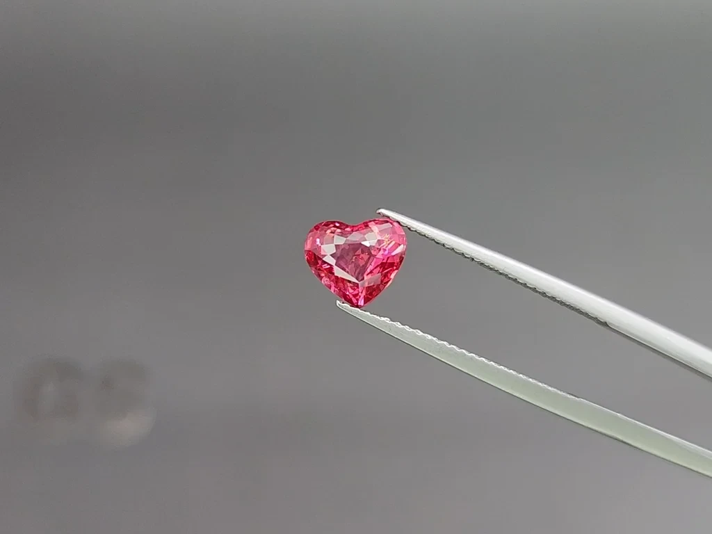 Mahenge spinel heart shape 2.16 carats, Tanzania Image №3
