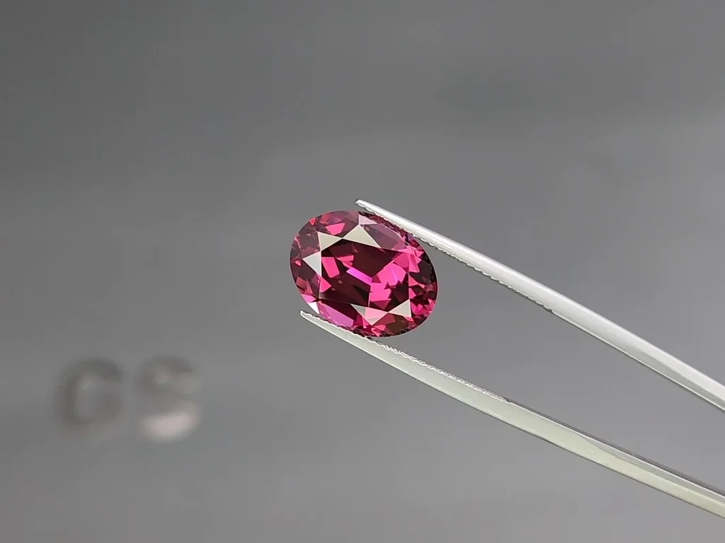 Rhodolite garnet oval cut 8.05 carats, Madagascar Image №3