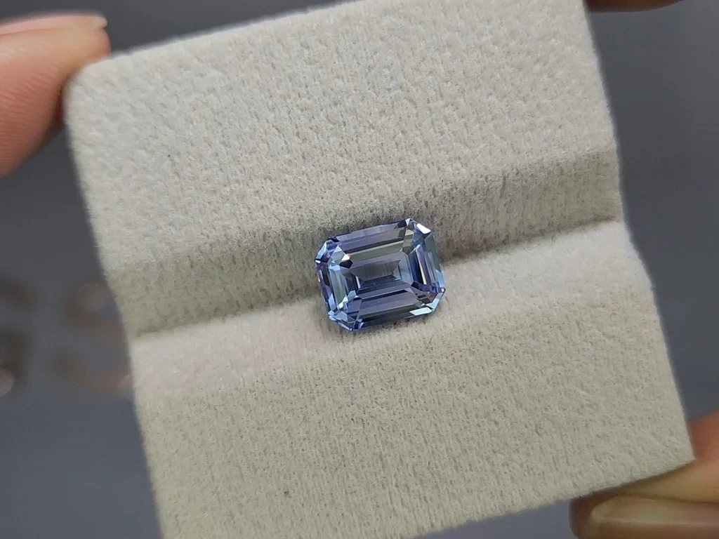 Unheated blue sapphire octagon cut 4.07 carats, Sri Lanka Image №4
