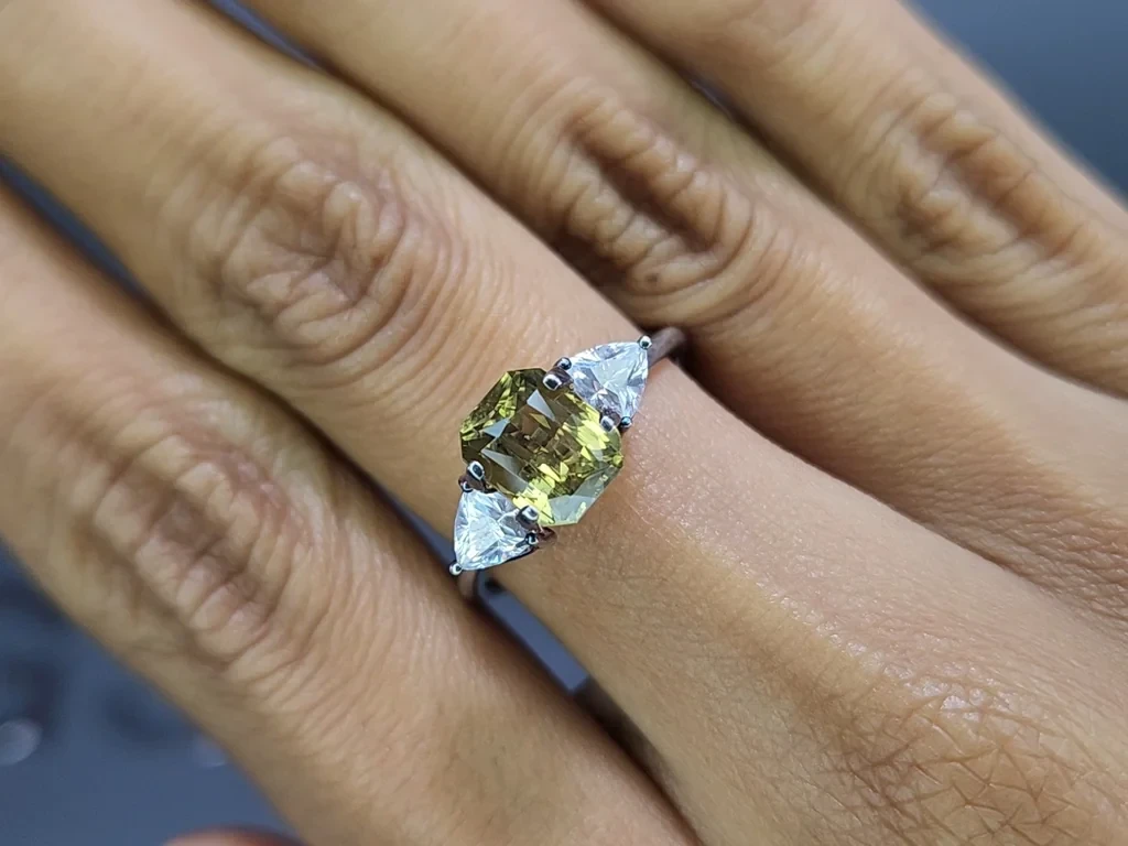 Unheated yellow green sapphire radiant cut 2.52 carats, Madagascar Image №5