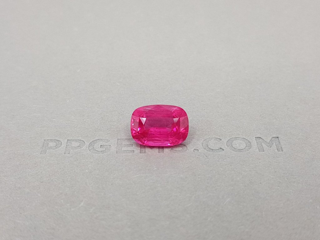 Neon pink spinel Mahenge 5.60 ct Image №2