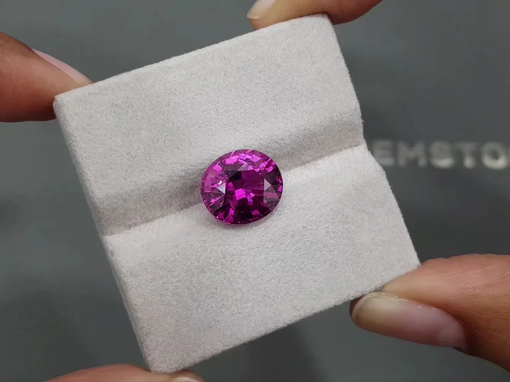 Vibrant pink rubellite 5.24 carats in oval cut, Africa Image №4