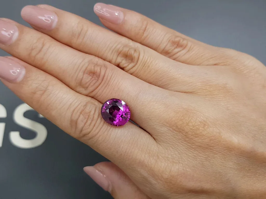 Vibrant pink rubellite 5.24 carats in oval cut, Africa Image №2