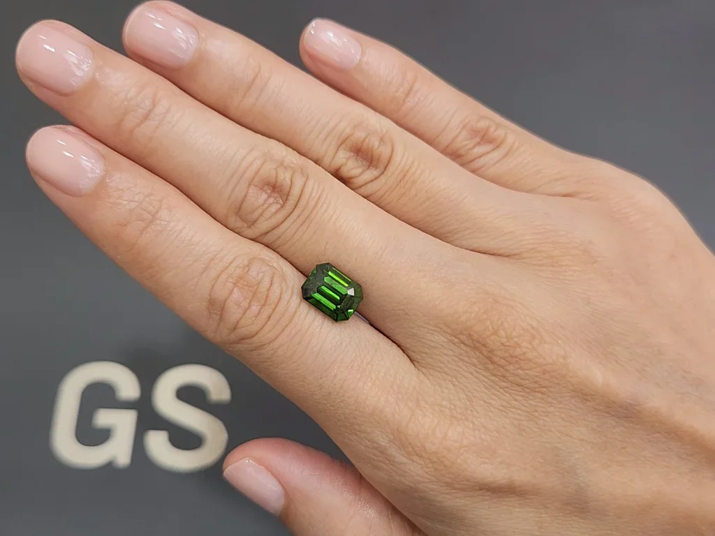 Vivid green natural zircon in octagon cut 3.68 carats, Sri Lanka Image №2
