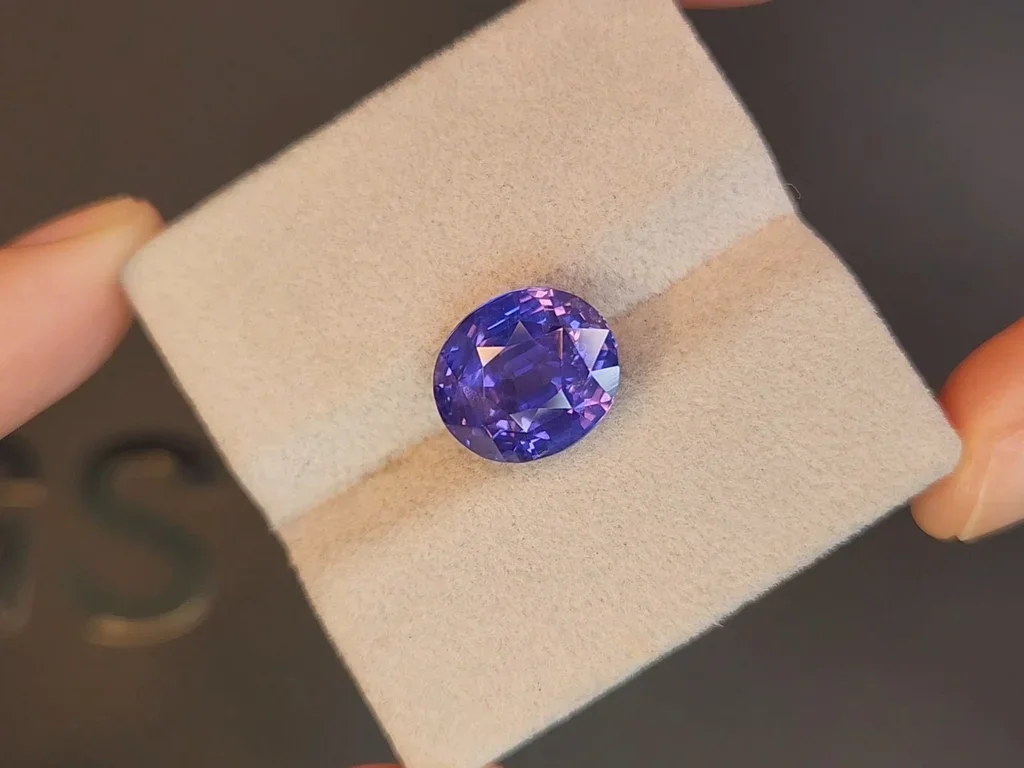 Unheated color change blue to violet sapphire in oval cut 10.14 carat, Sri Lanka Image №9