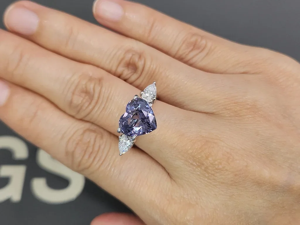 Purple spinel in heart shape 5.02 carats, Burma  Image №5