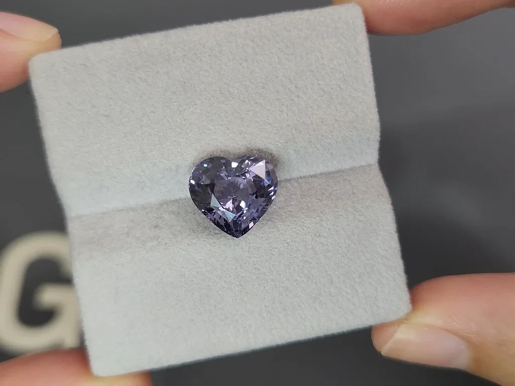 Purple spinel in heart shape 5.02 carats, Burma  Image №4