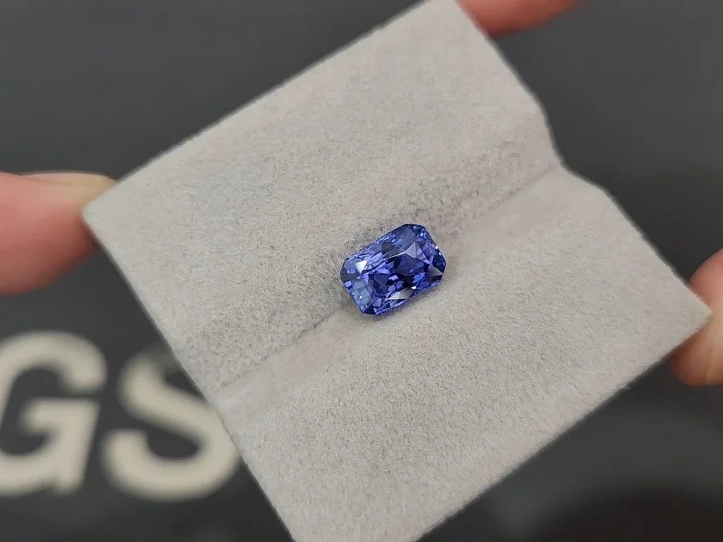 Unheated blue sapphire radiant cut 3.52 carats, Sri Lanka Image №4