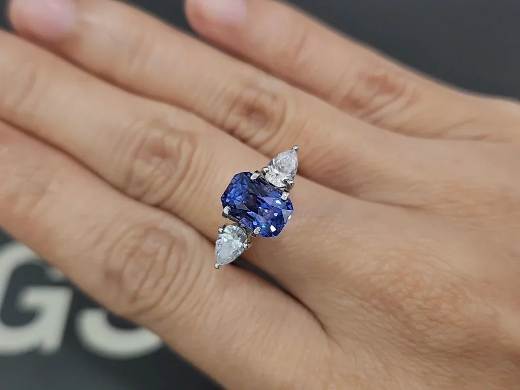 Unheated blue sapphire radiant cut 3.52 carats, Sri Lanka Image №5