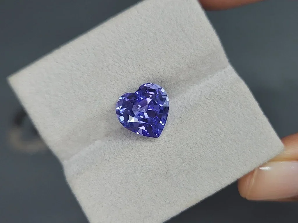Tanzanite heart shape 4.70 carats, Tanzania Image №4
