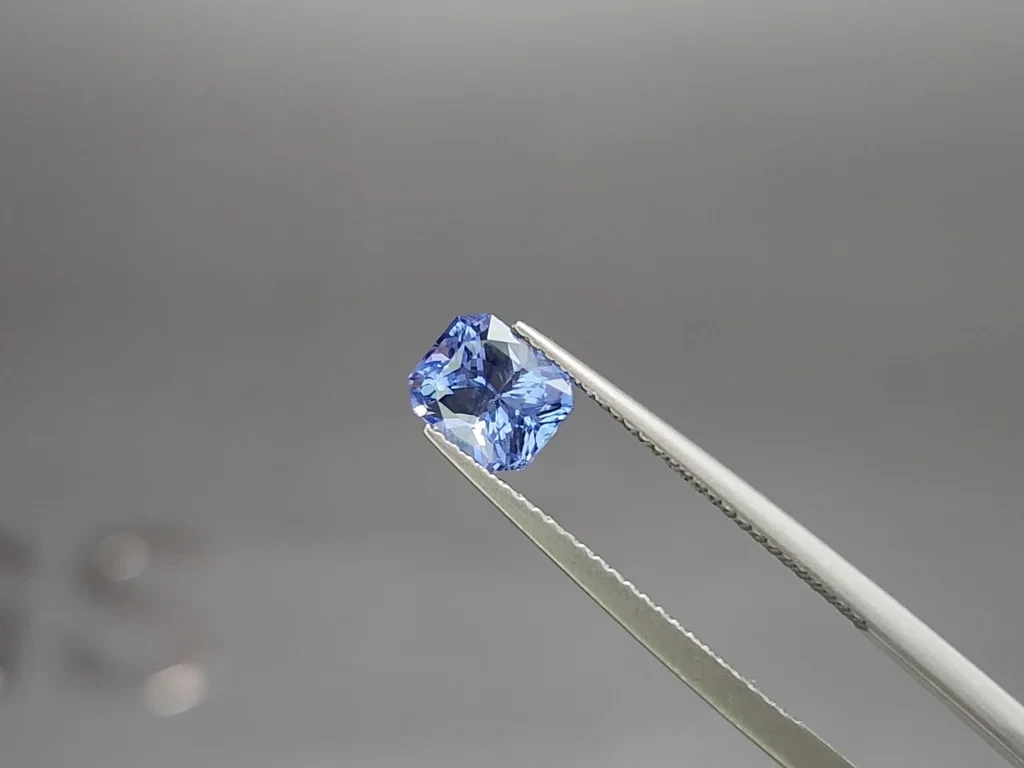 Radiant cut blue sapphire 1.65 carats, Sri Lanka Image №3