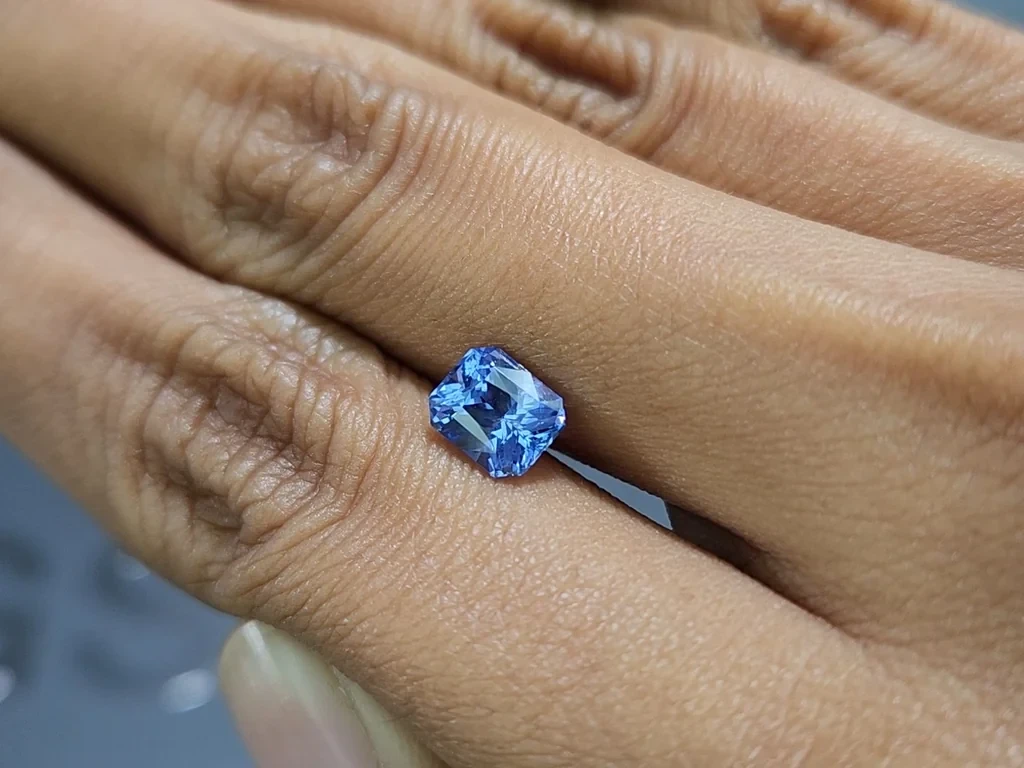 Radiant cut blue sapphire 1.65 carats, Sri Lanka Image №2