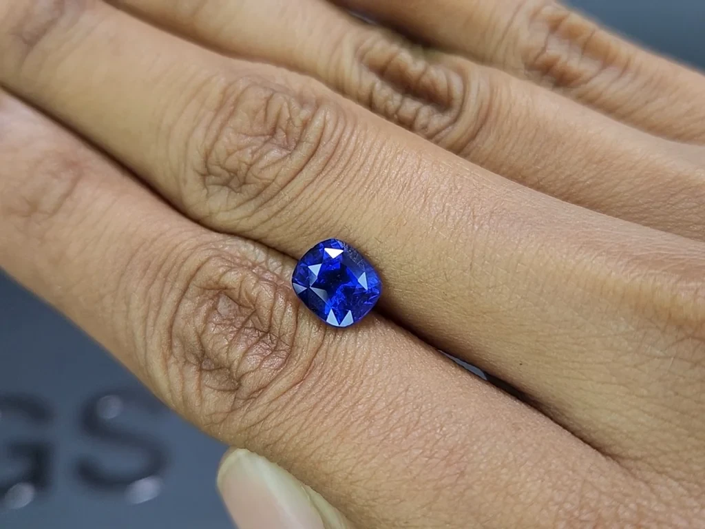 Unheated sapphire Royal Blue cushion cut 2.52 carats, Sri Lanka Image №2