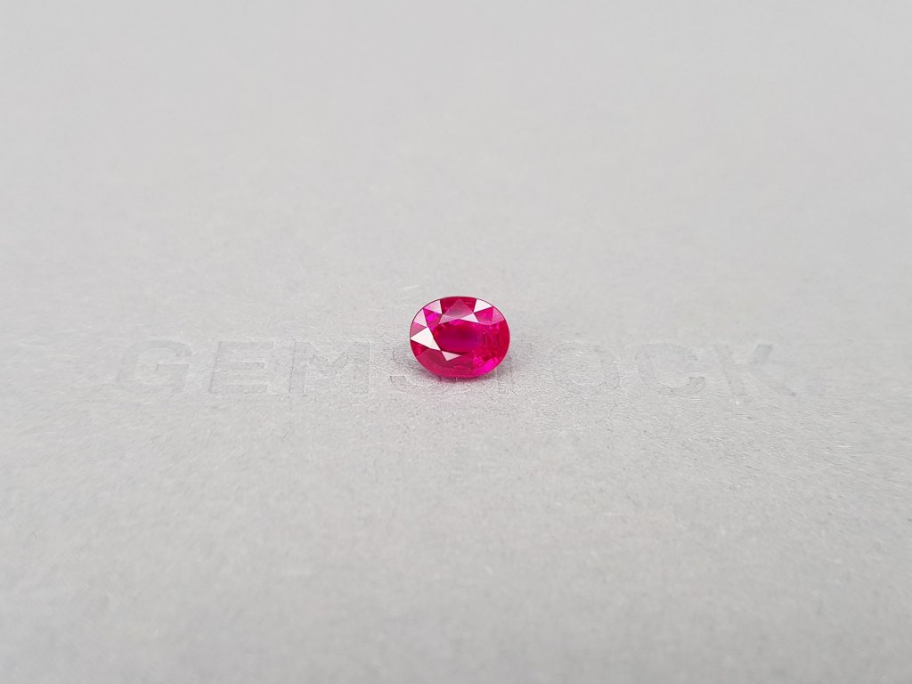 Vibrant pinkish-red oval cut ruby 2.03 ct, Mozambique Image №1