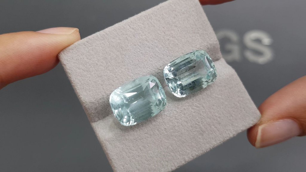 Pair of large cushion-cut blue aquamarines 16.12 ct, Mozambique Image №4