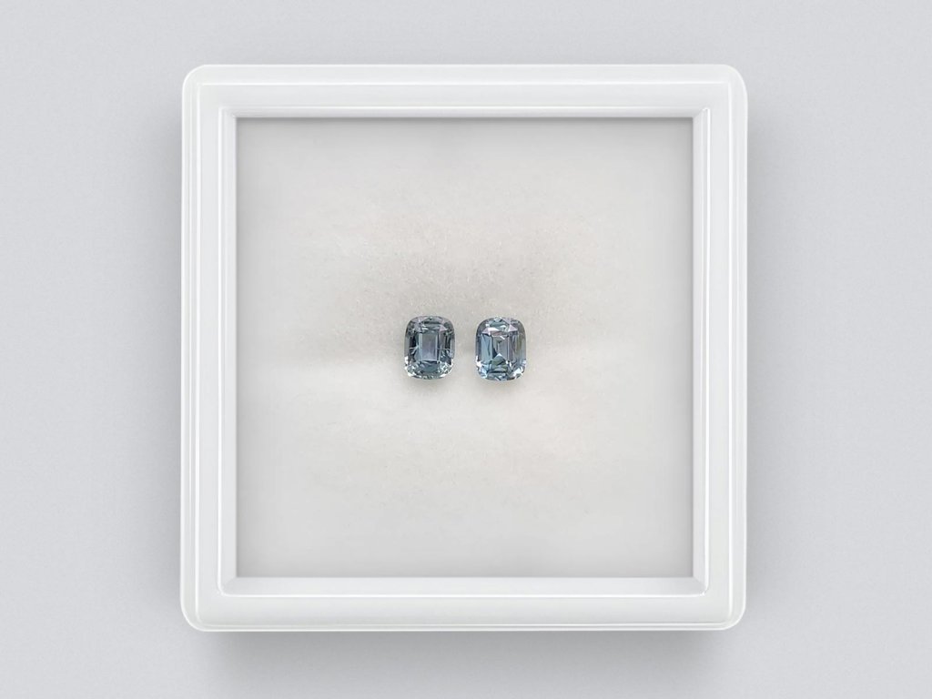 Pair of unheated cushion-cut blue sapphires, 0.73 carats, Madagascar Image №1