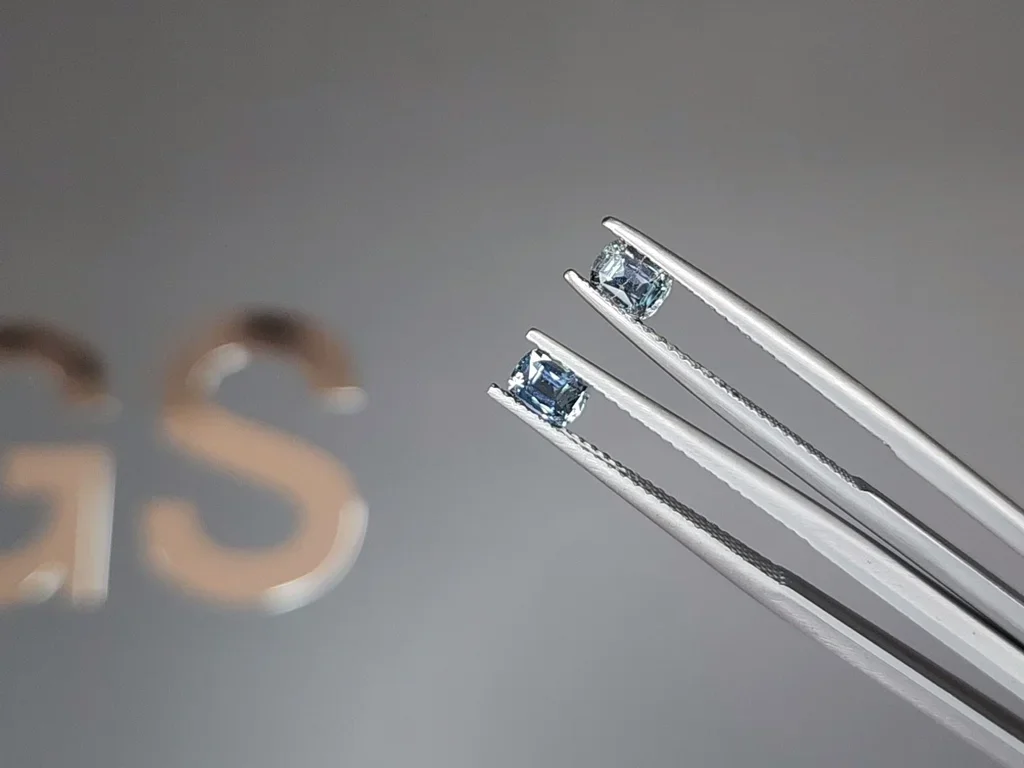 Pair of unheated cushion-cut blue sapphires, 0.73 carats, Madagascar Image №3