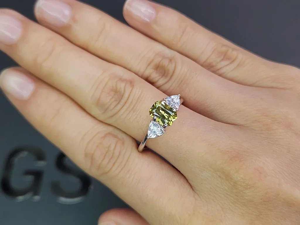 Greenish yellow sapphire in radiant cut 1.25 carats, Madagascar Image №5