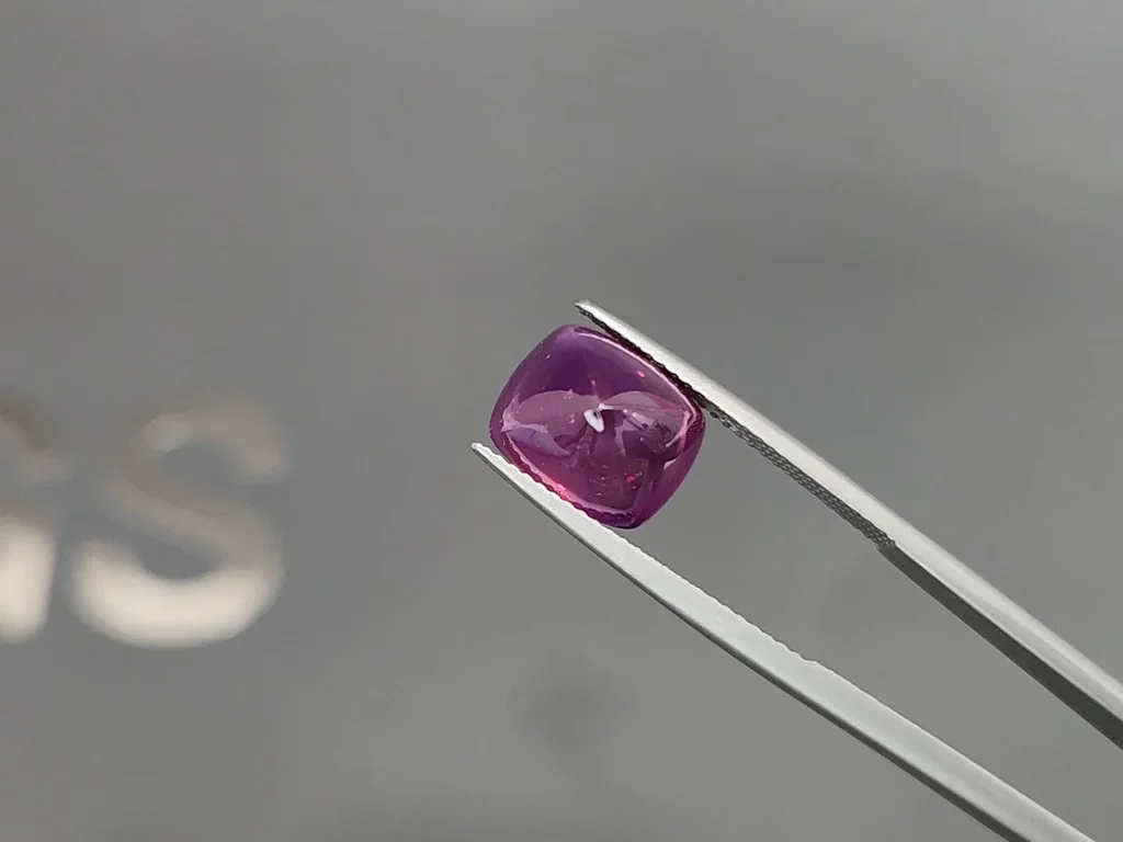 Unheated purple sapphire in sugar loaf cut 9.04 carats, Sri Lanka Image №3