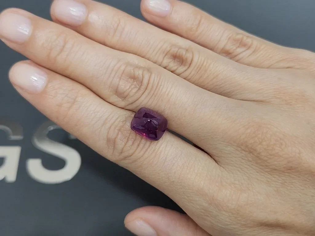 Unheated purple sapphire in sugar loaf cut 9.04 carats, Sri Lanka Image №2