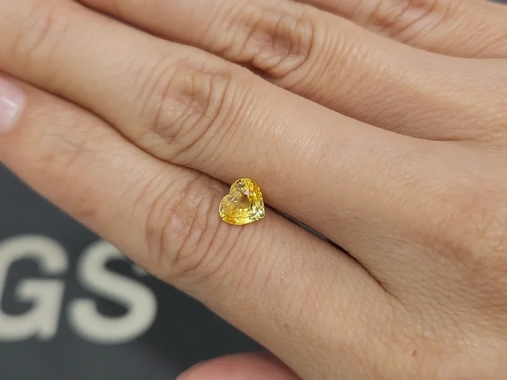 Yellow Sapphire in heart shape 1.52 carats, Sri Lanka Image №2