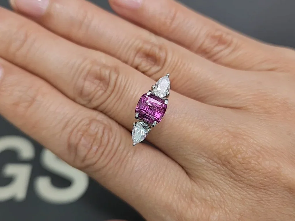 Rhodolite garnet cushion cut 1.97 carats, Tanzania Image №5