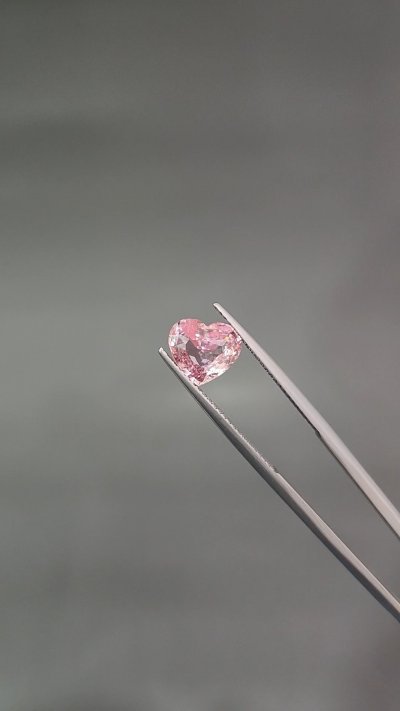 Untreated Padparadscha Heart Cut Sapphire 2.51ct, Sri Lanka photo