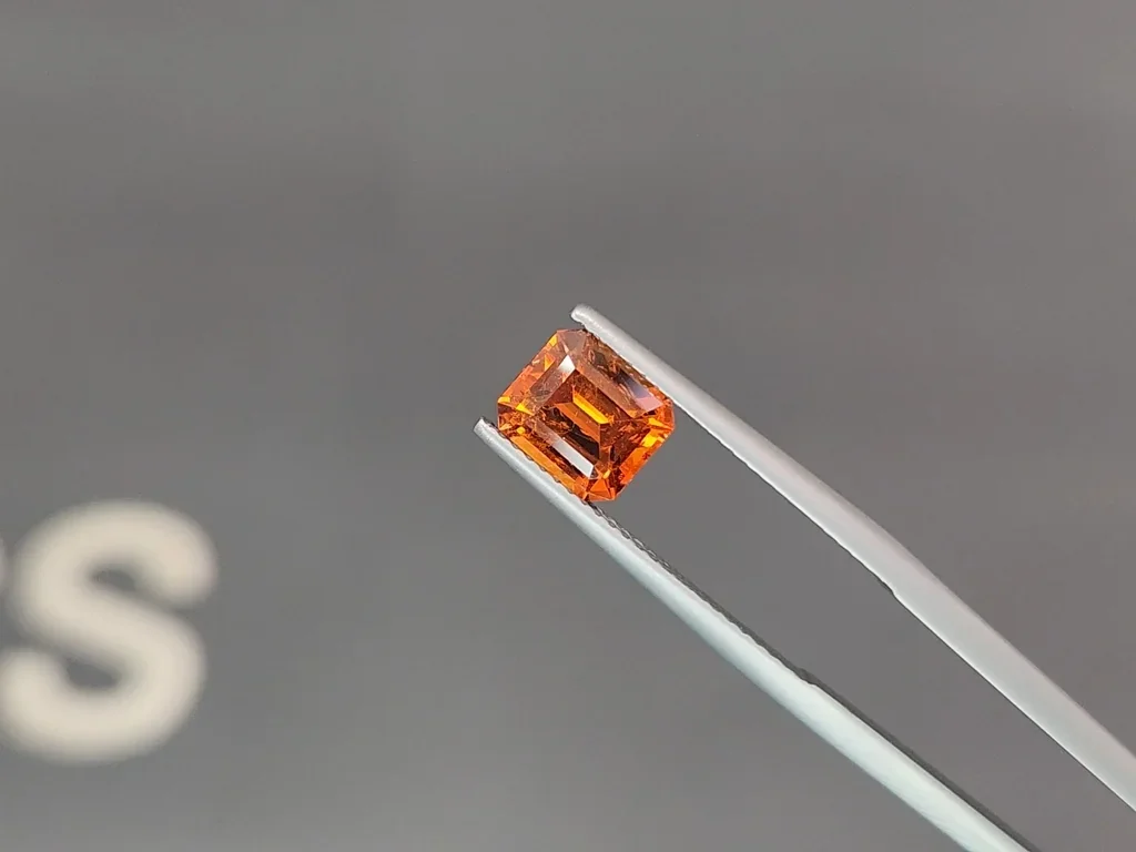 Spessartite Vivid orange octagon cut 2.24 carats, Africa Image №3