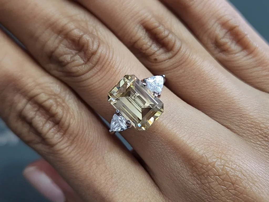 Yellow zircon octagon cut 9.08 carats, Africa Image №5