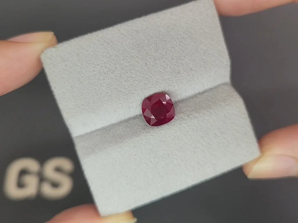 Unheated ruby rutile Pigoen Blood cushion cut 2.11 carats, Burma (Mogok) Image №4