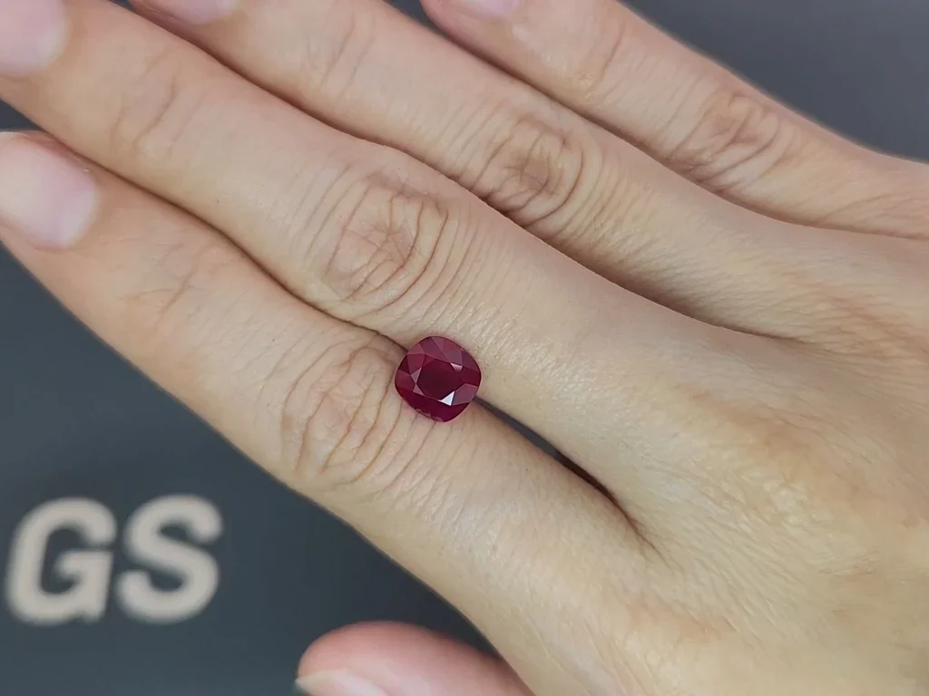 Unheated ruby rutile Pigoen Blood cushion cut 2.11 carats, Burma (Mogok) Image №2
