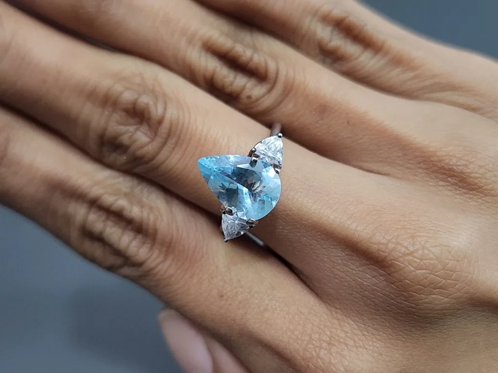 Aquamarine pear cut 2.45 carats, Madagascar Image №5