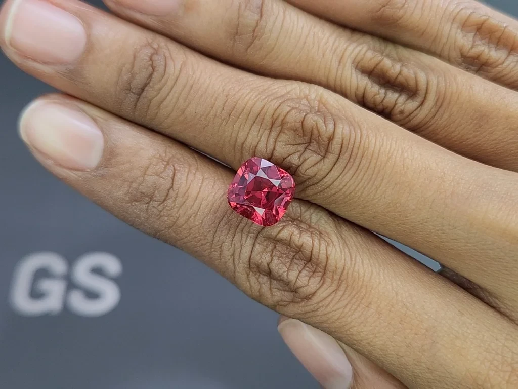 Spinel Mahenge Vibrant Red octagon cut 5.53 carats, Tanzania Image №2